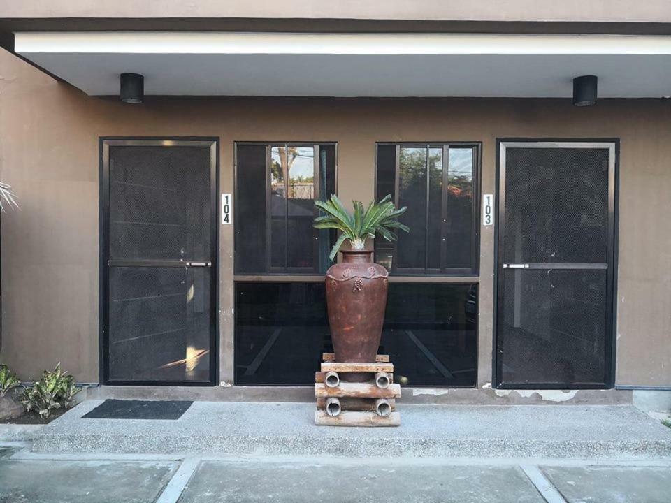 Anabelle Residence Dumaguete City Экстерьер фото